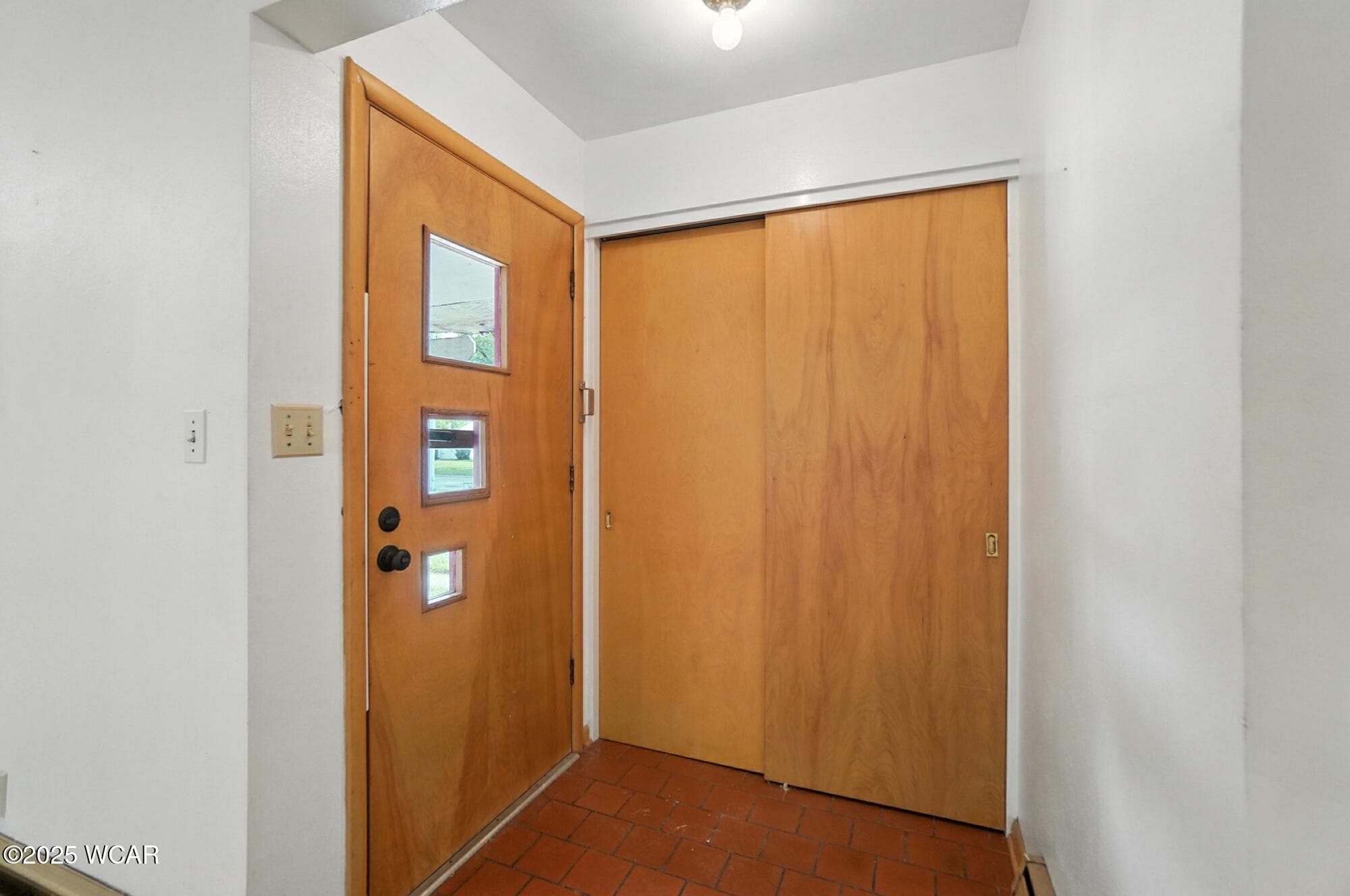 524 Collins photo 5