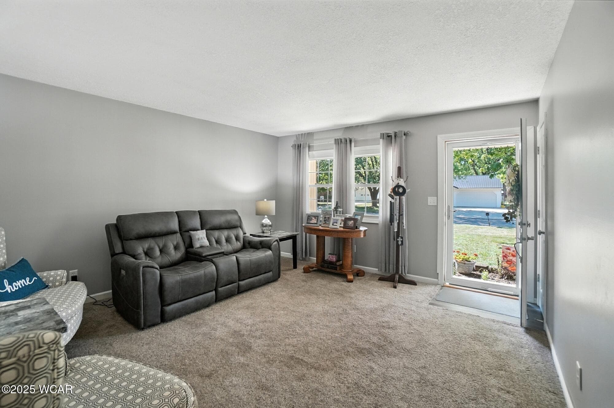 1055 Westchester photo 5
