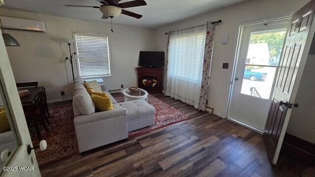 611 Benton photo 3