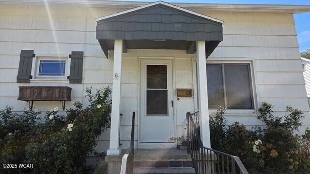 611 Benton photo 2