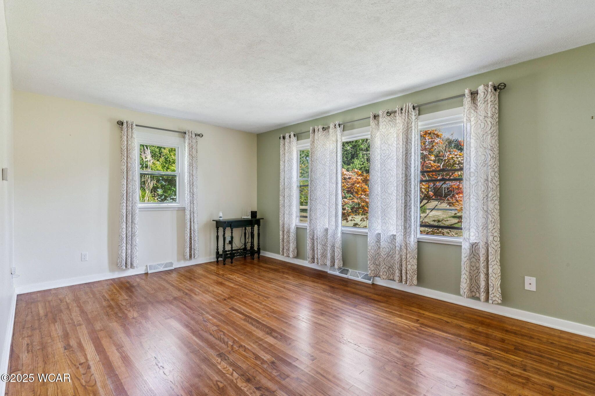 11803 Hillcrest photo 5