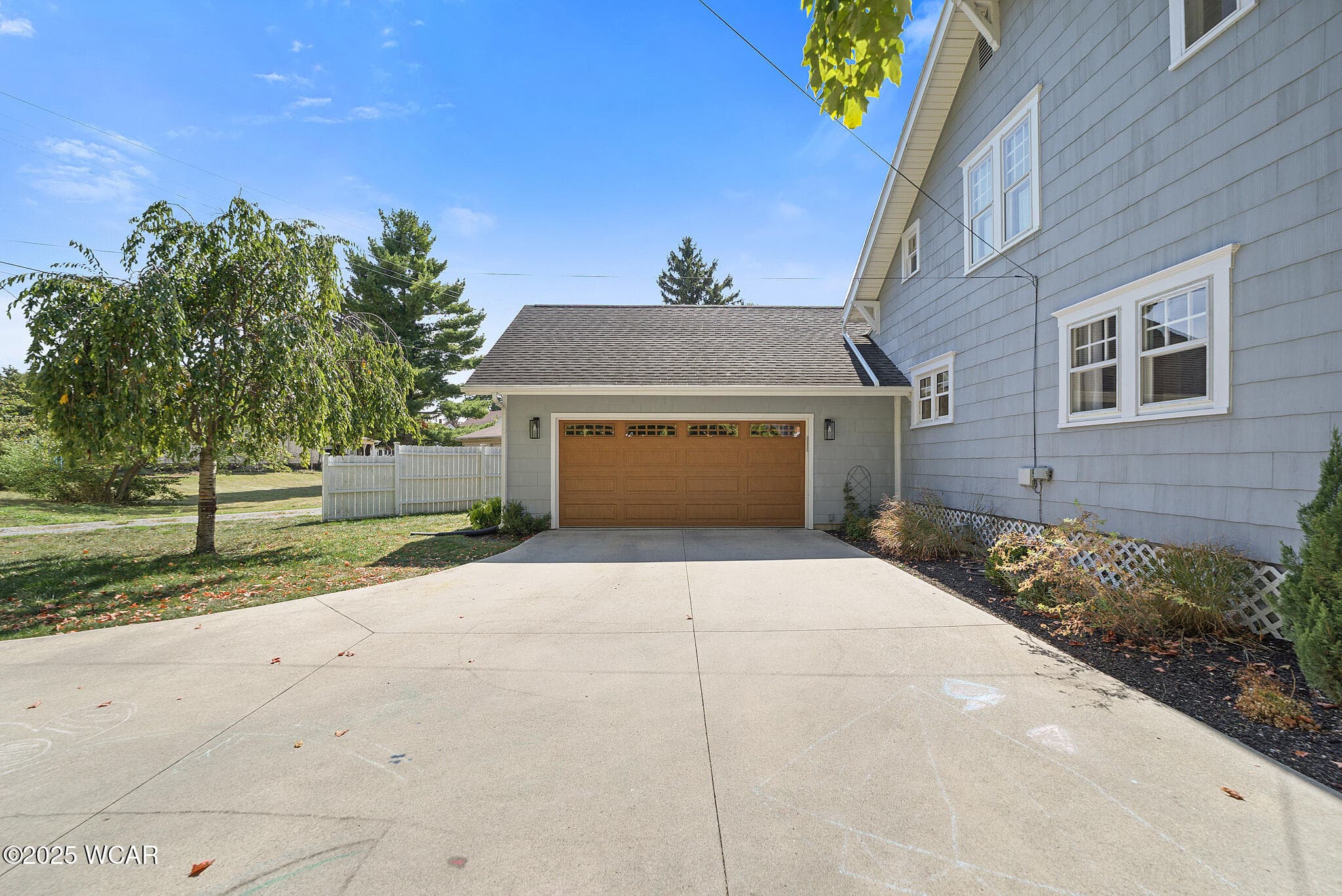 135 Grove Street photo 4