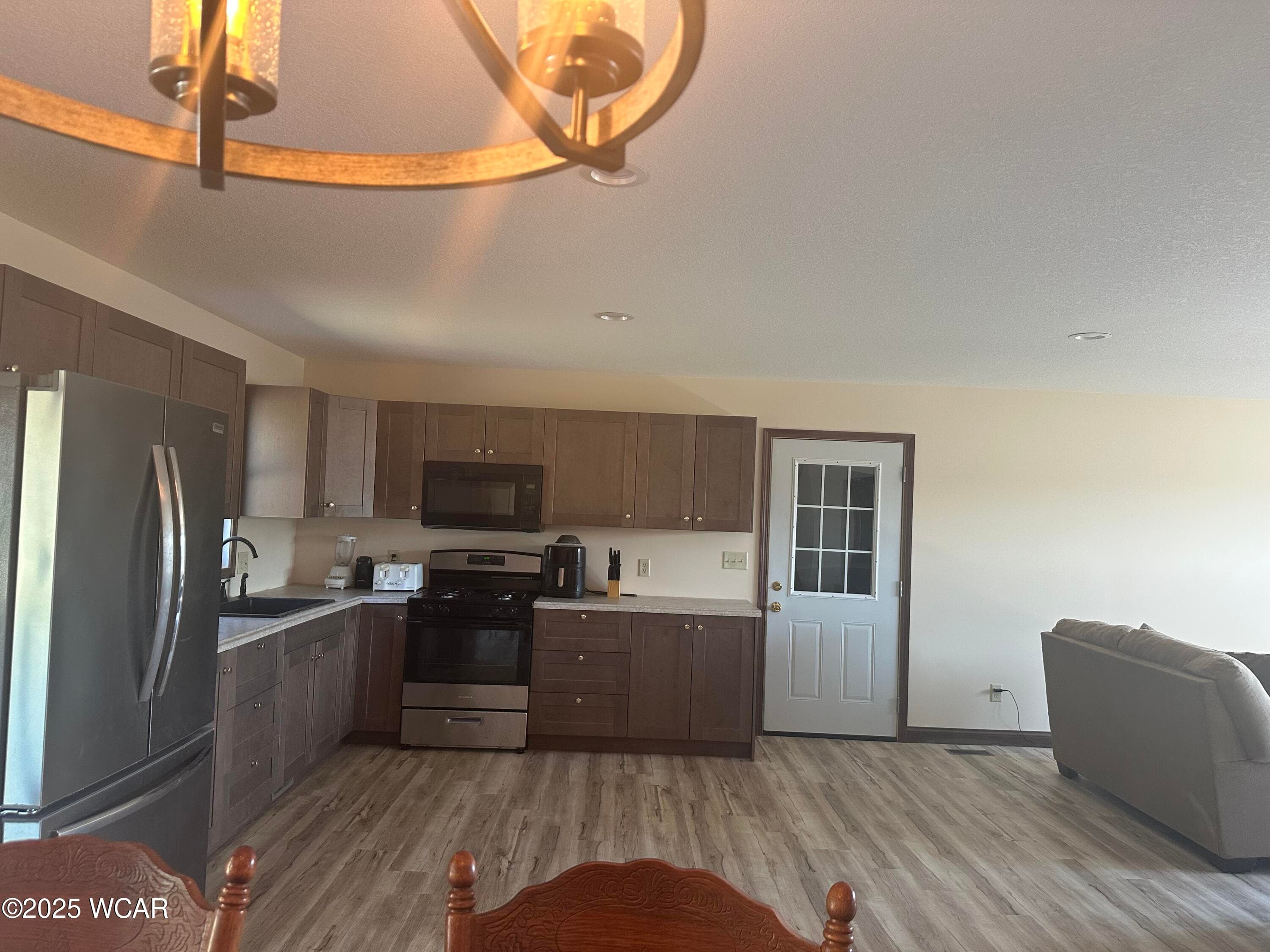 2418 Adgate photo 3