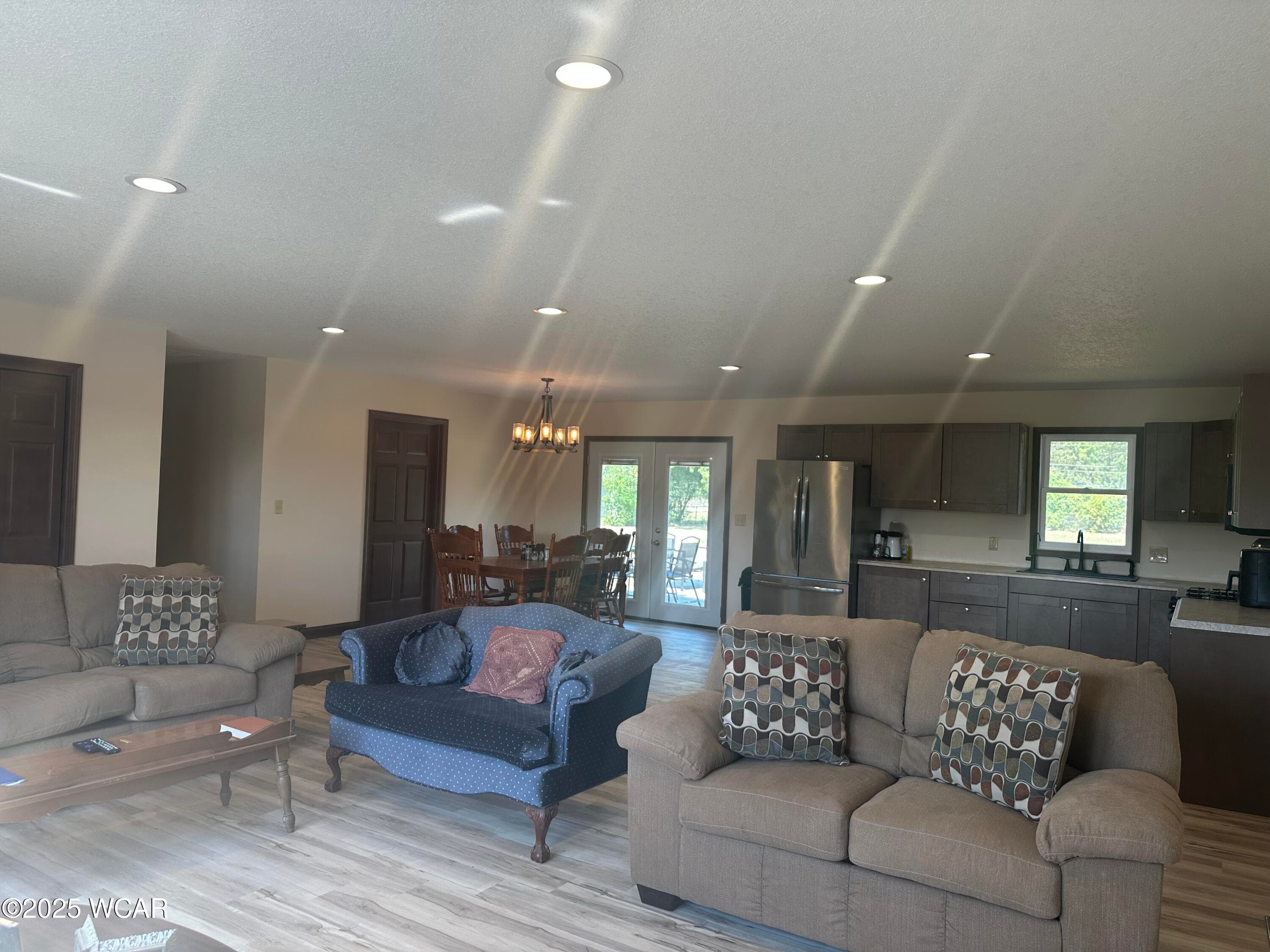 2418 Adgate photo 4