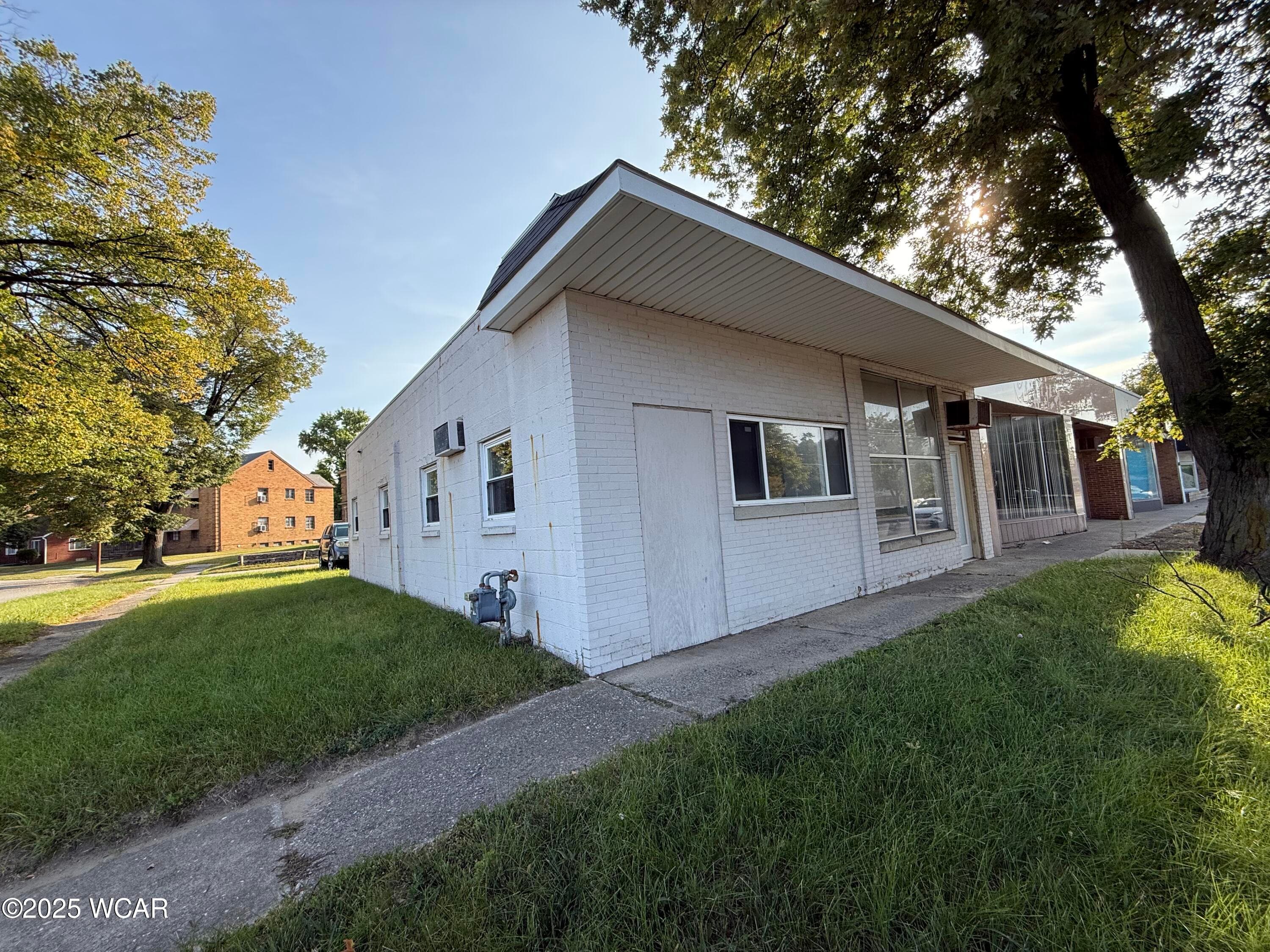 4324 Monroe photo 2