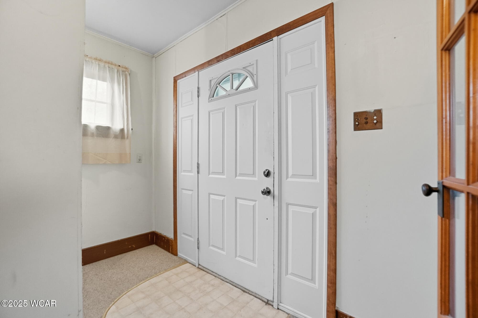 1200 Main photo 5