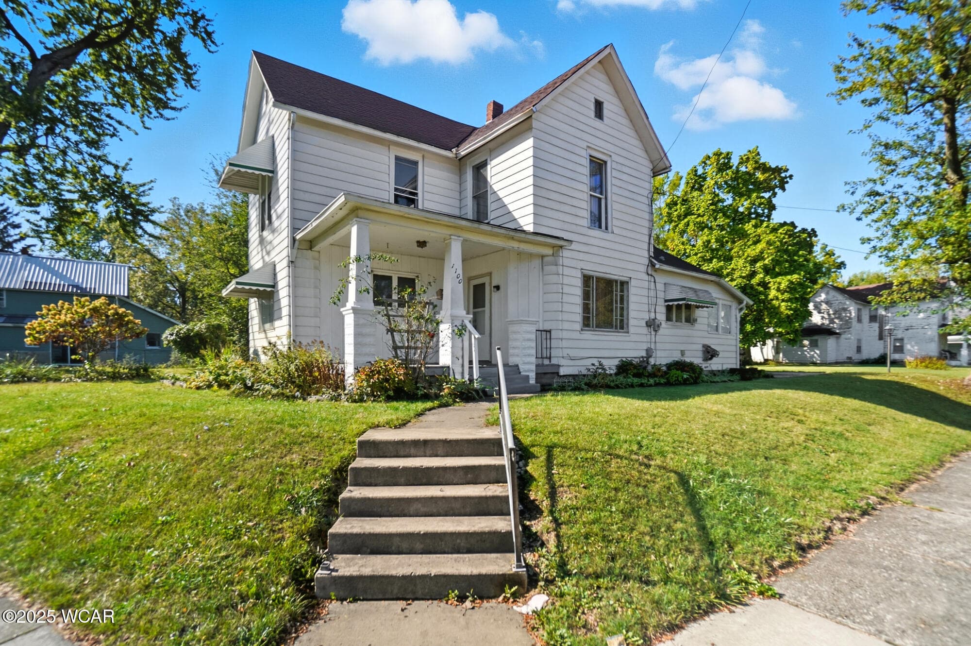 1100 St. Johns photo 3