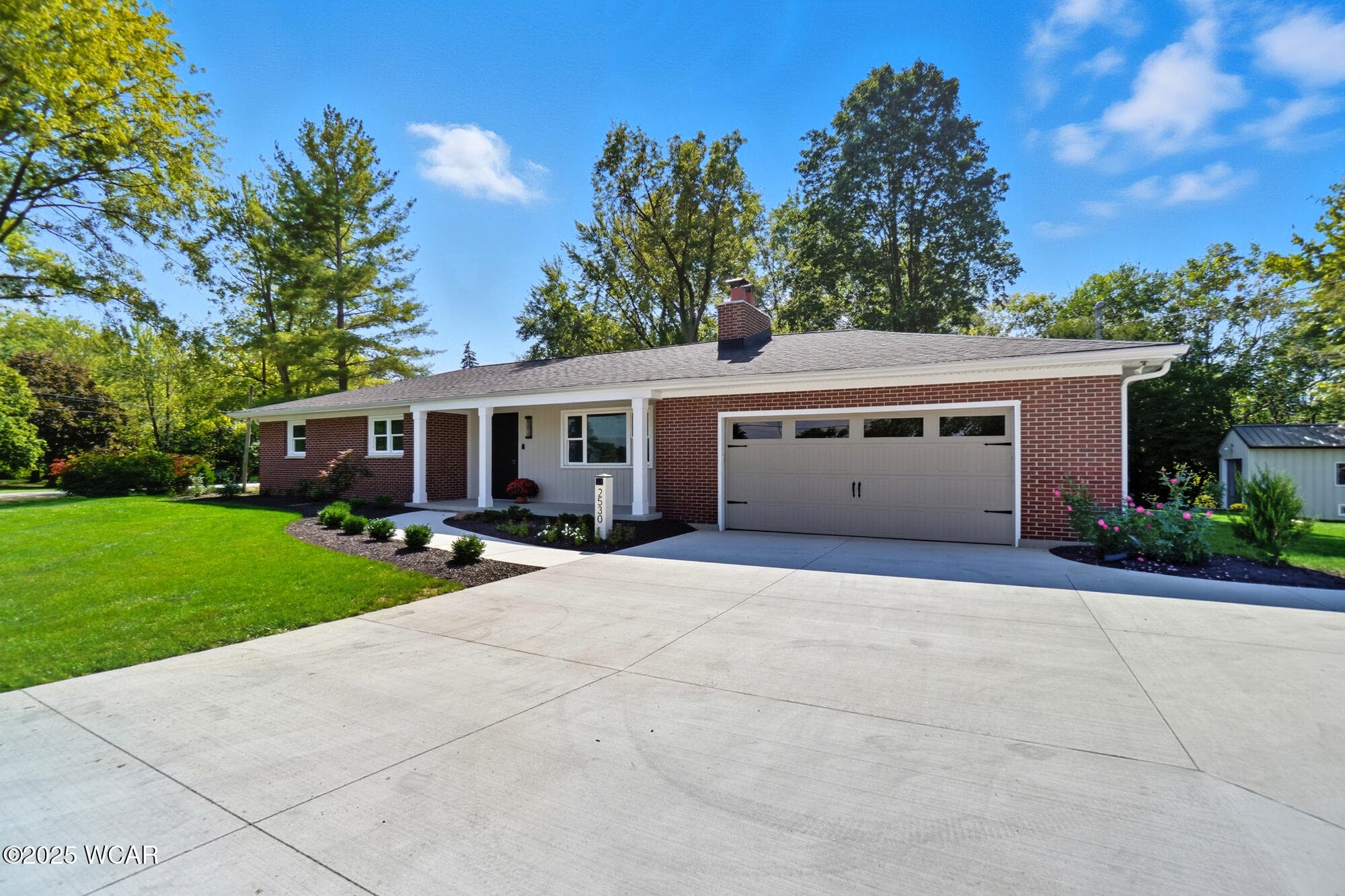 2530 Circle photo 4