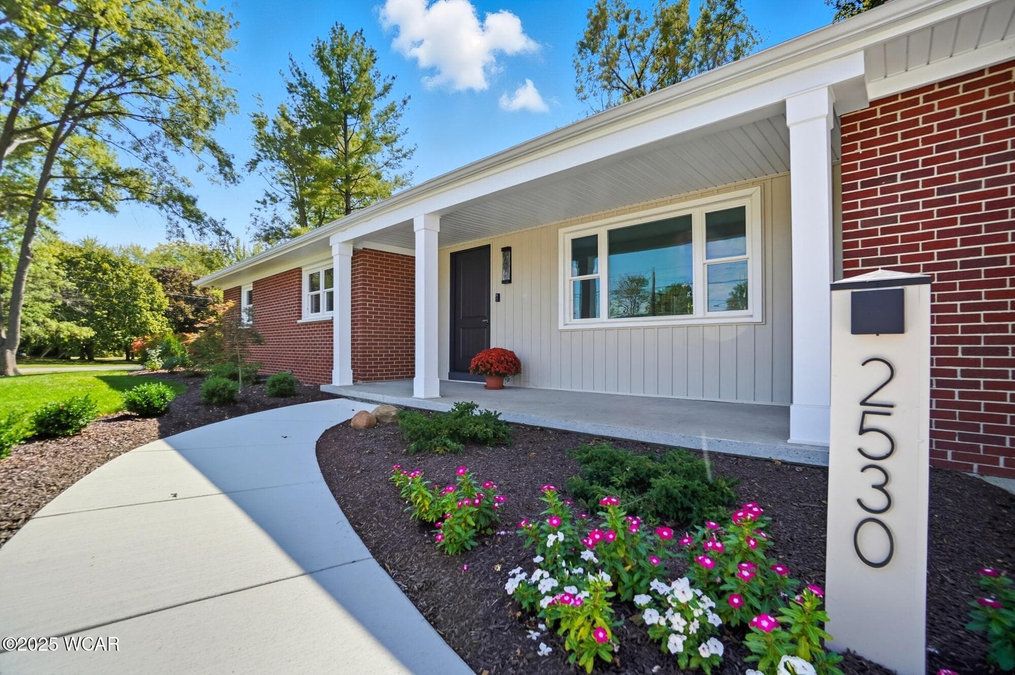 2530 Circle photo 5