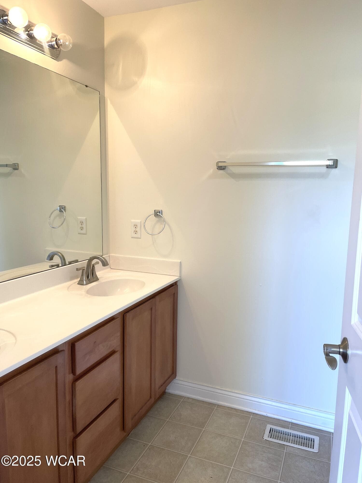 2909 Goldenrod photo 5