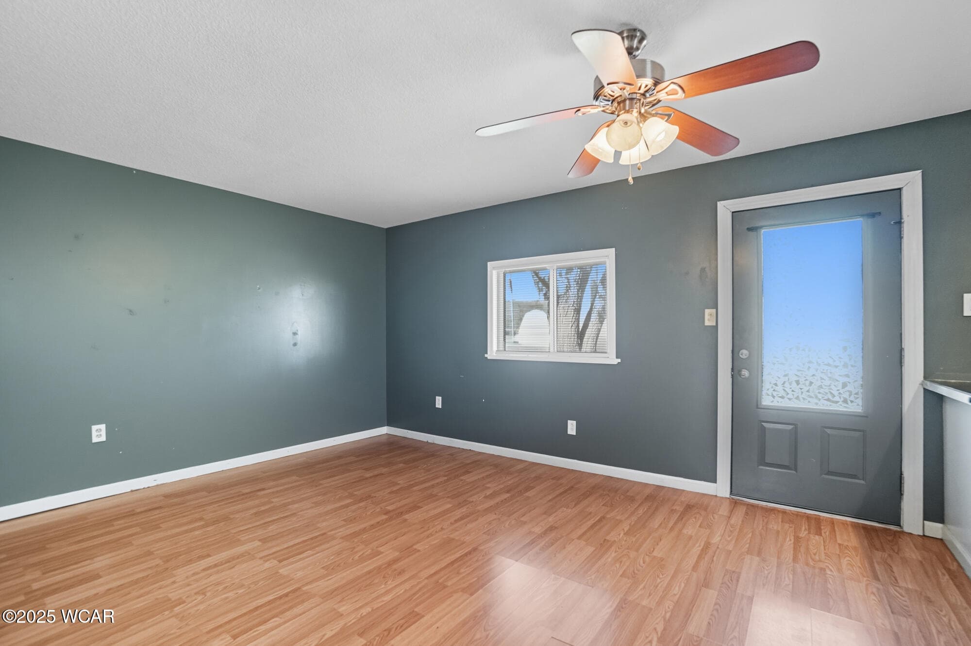 202 Karen Street photo 3