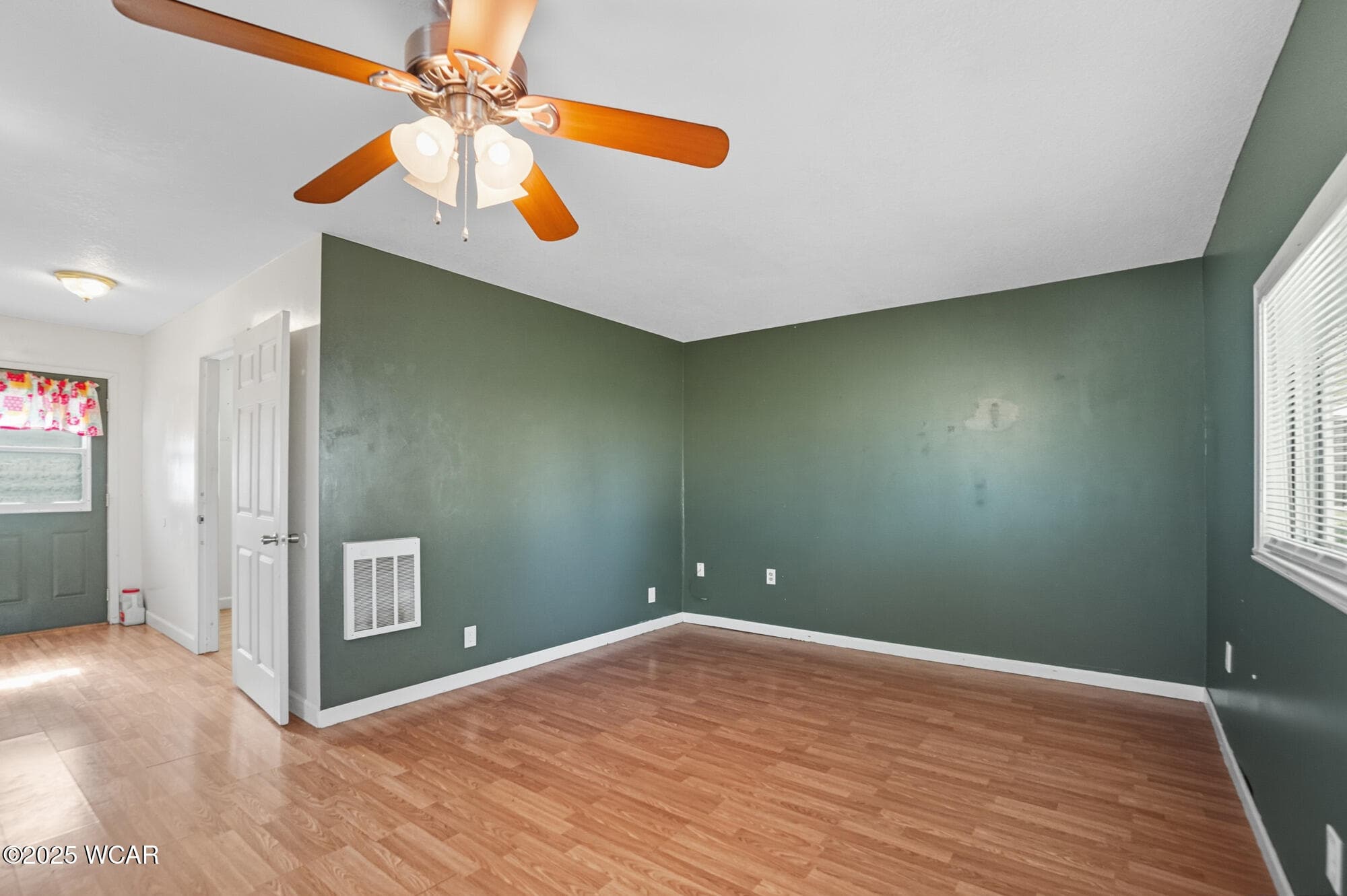 202 Karen Street photo 5