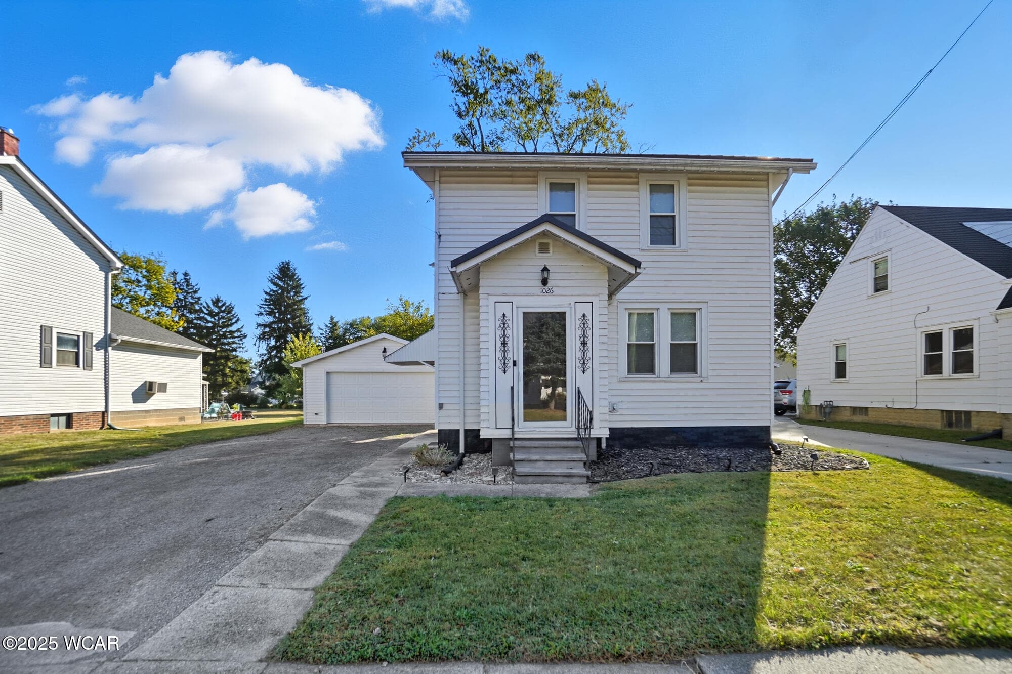 1026 Elm