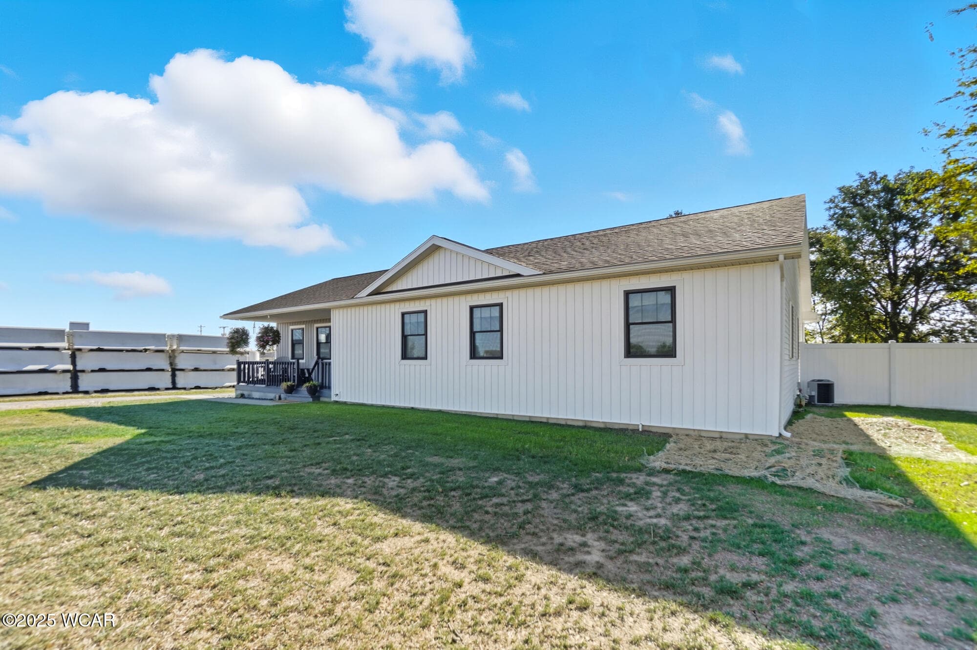 8900 Dixie photo 2