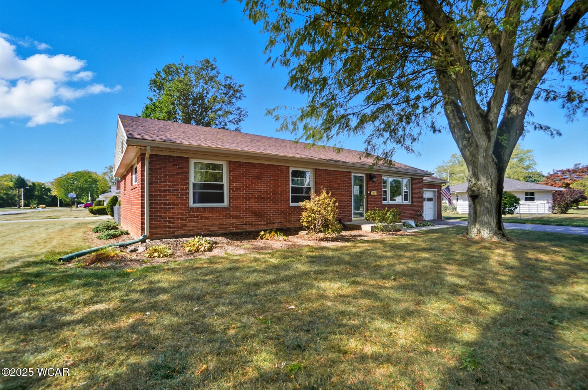 210 Eastown Park Row photo 3