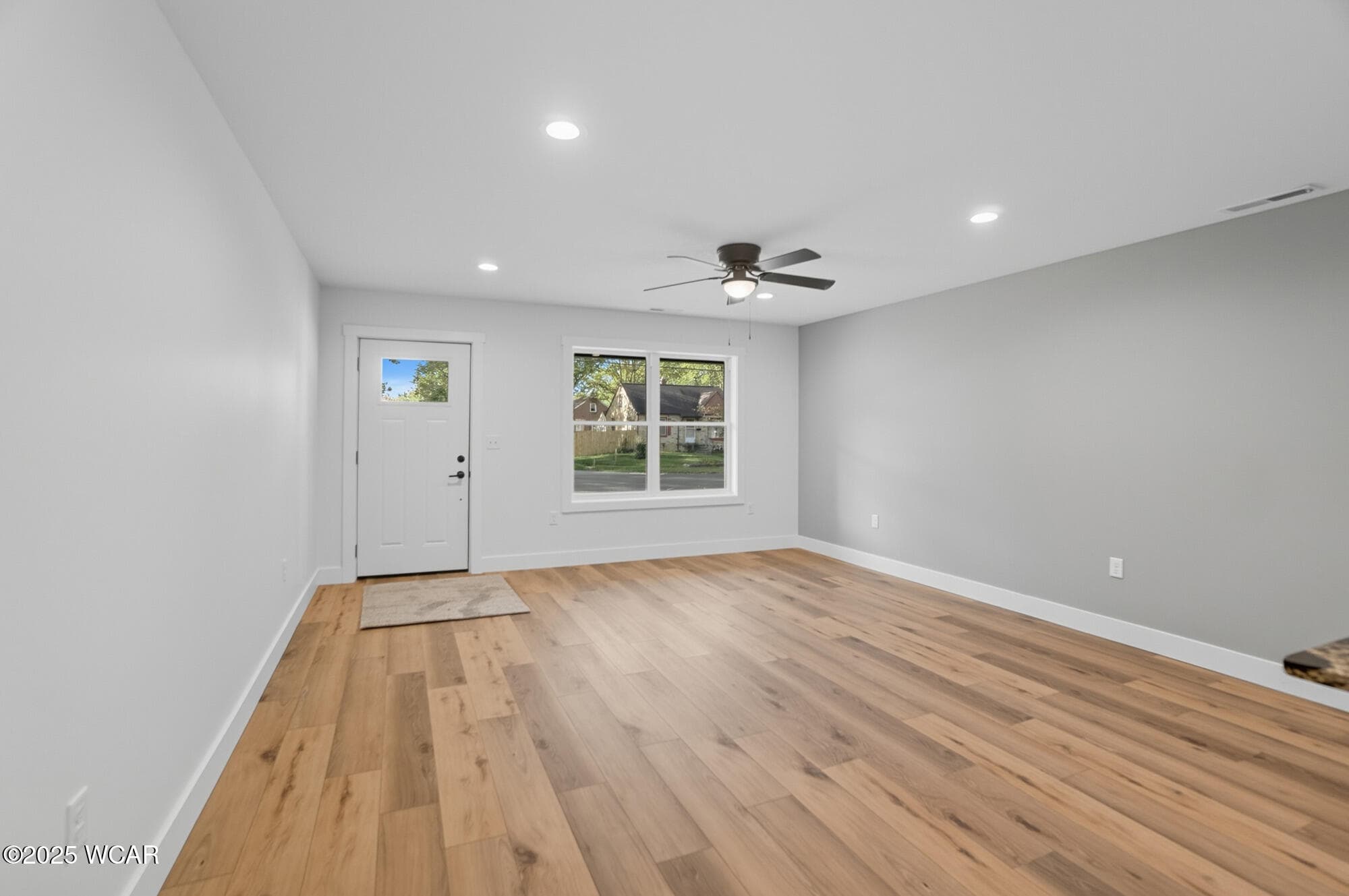 2272 Lakewood photo 4