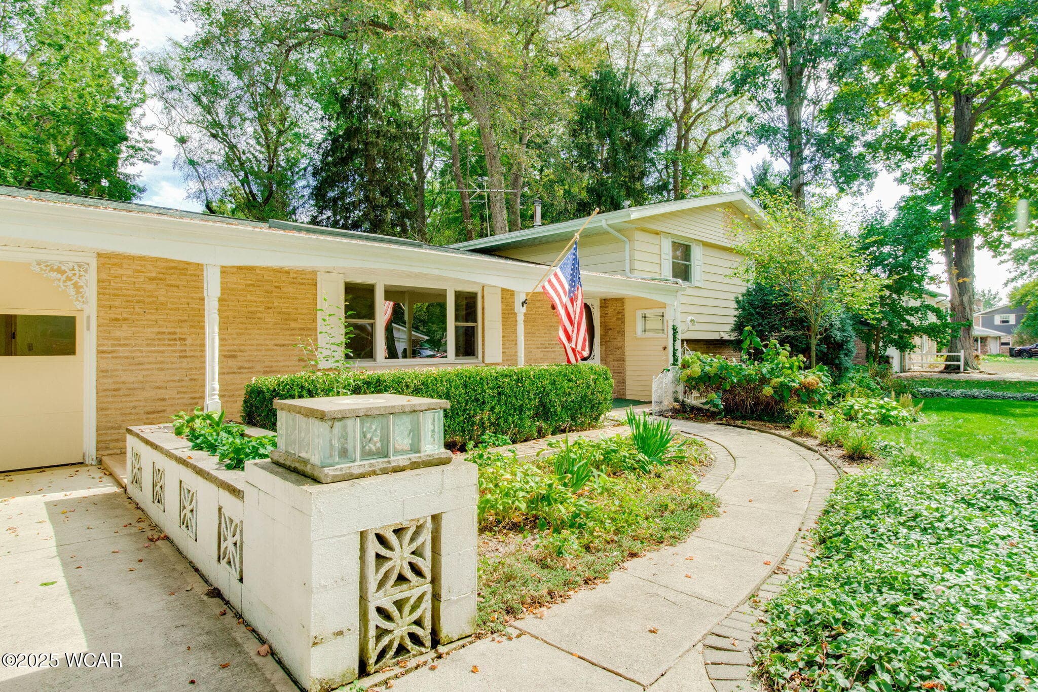 3495 Woodhaven photo 3