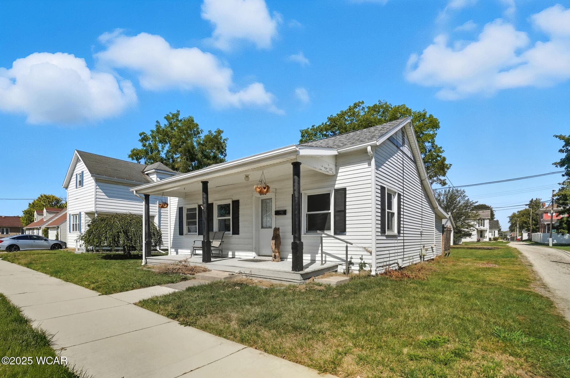 608 Benton photo 3