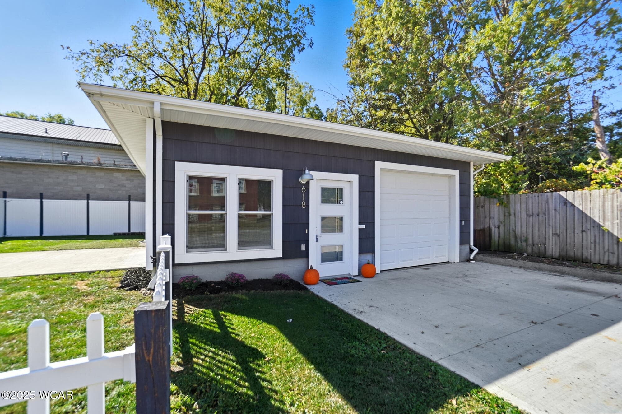 618 Livingston photo 4