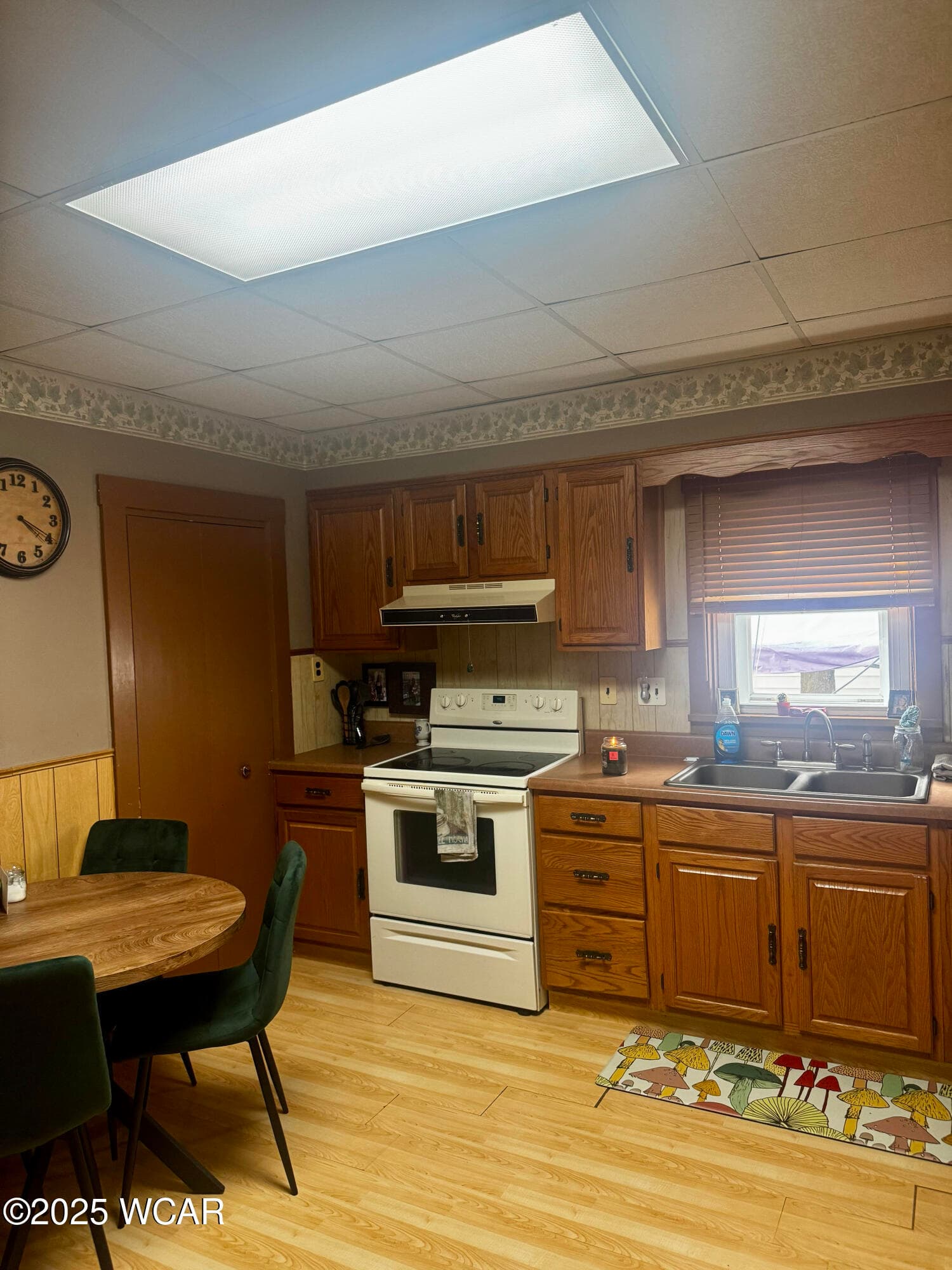 703 Perry photo 4