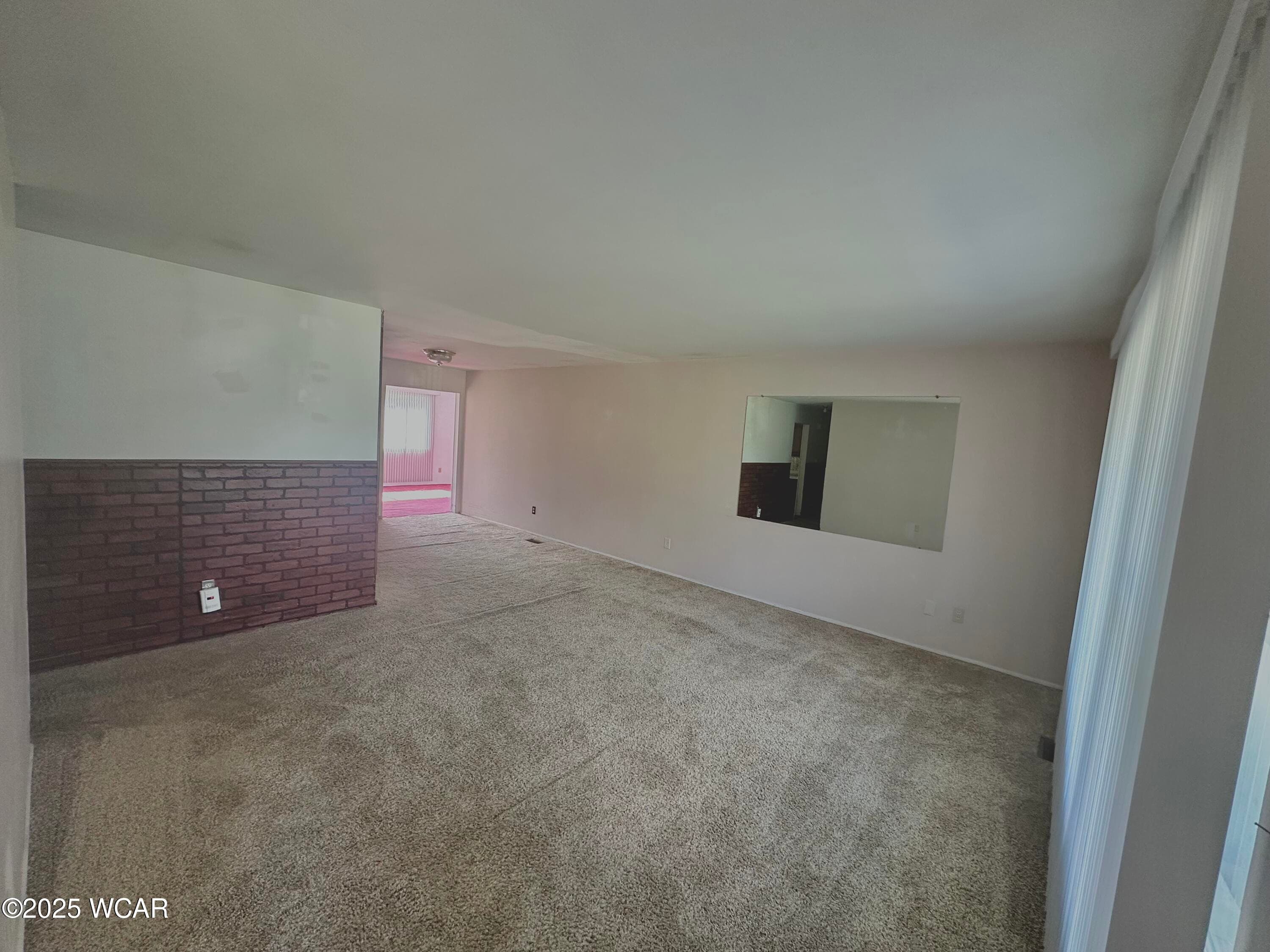 625 Meadowbrook photo 2