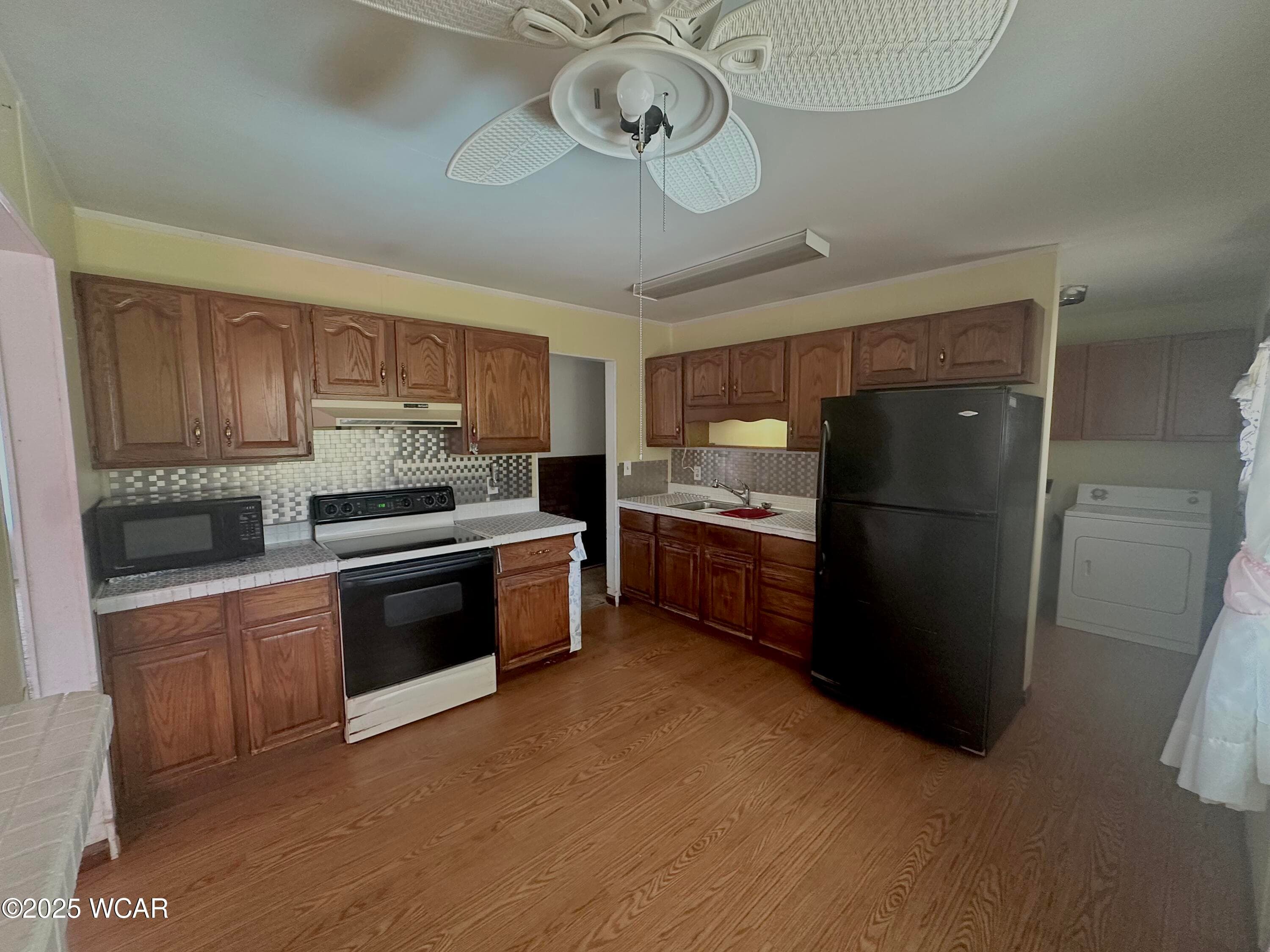 625 Meadowbrook photo 4