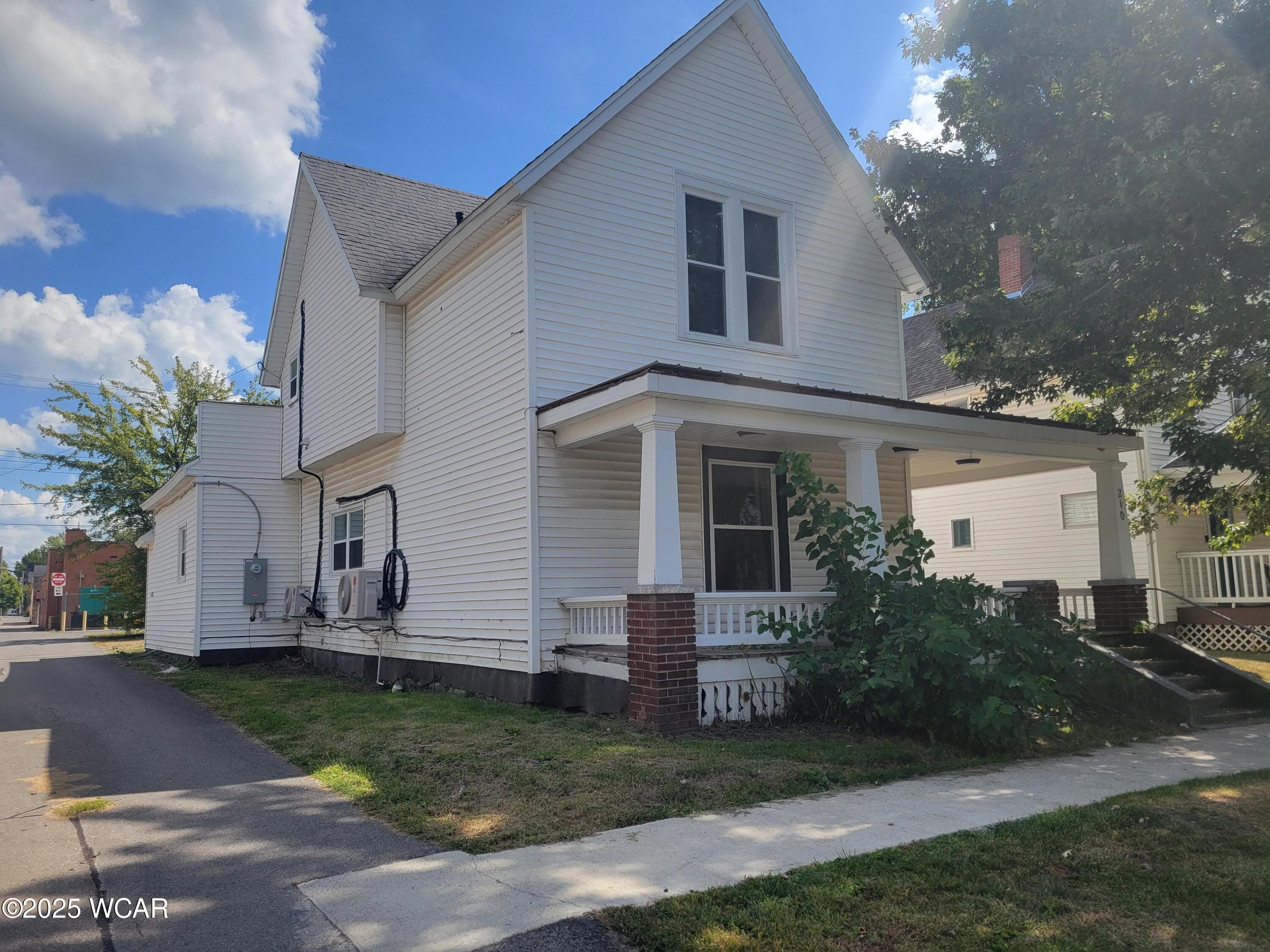210 Gilbert photo 2