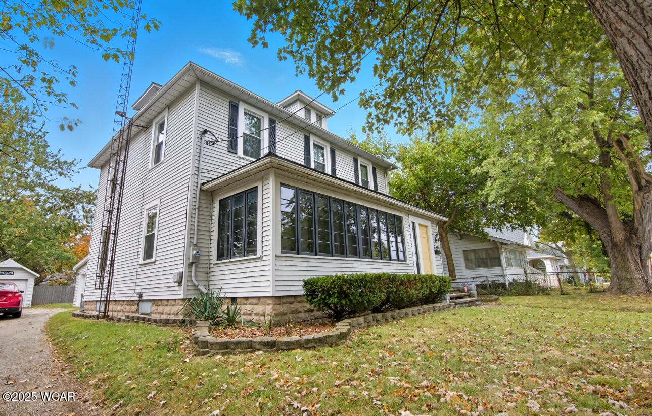 739 Washington photo 3