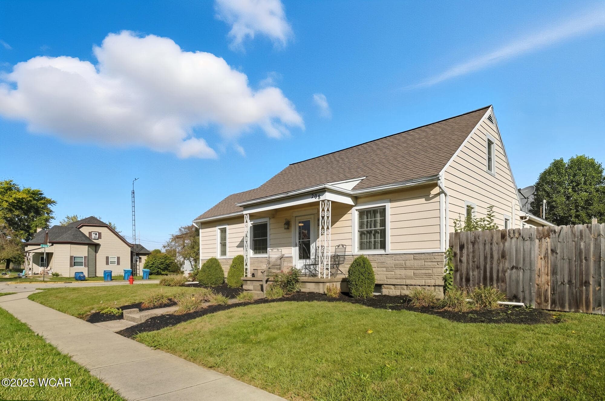 208 South photo 2