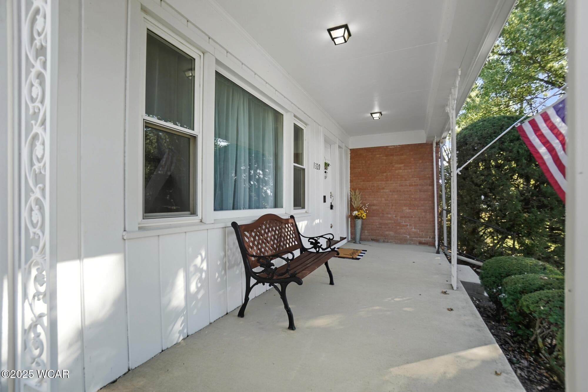 1320 Glen photo 3