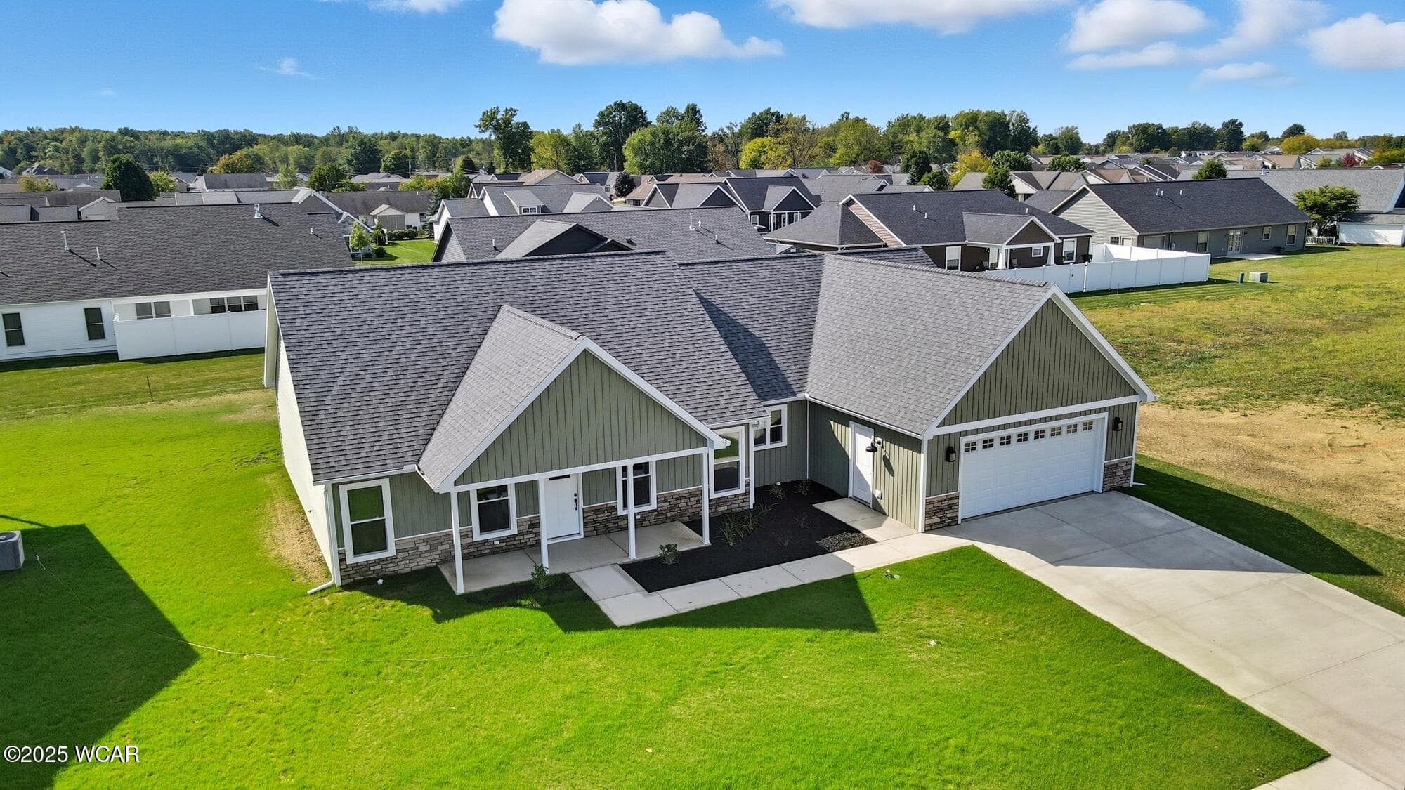 3705 Comanche photo 2
