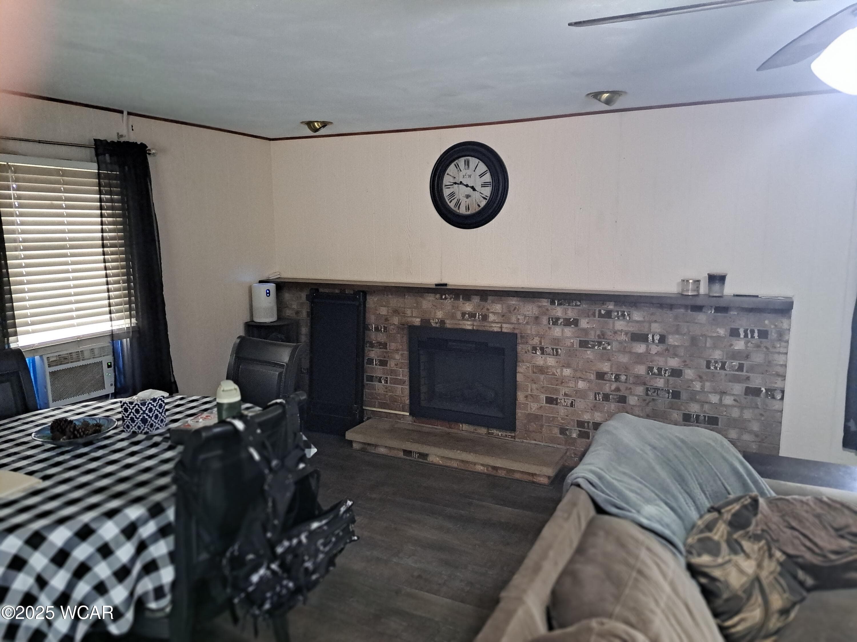 606 Cass photo 3