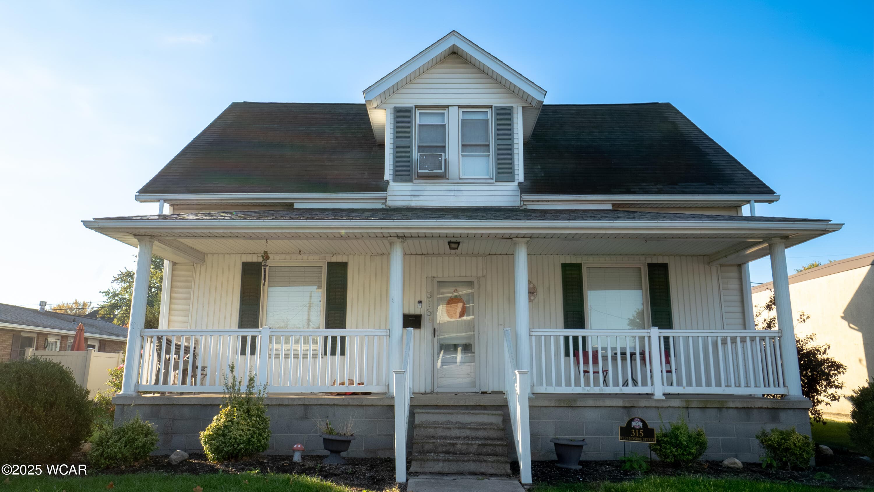 315 Monroe photo 2