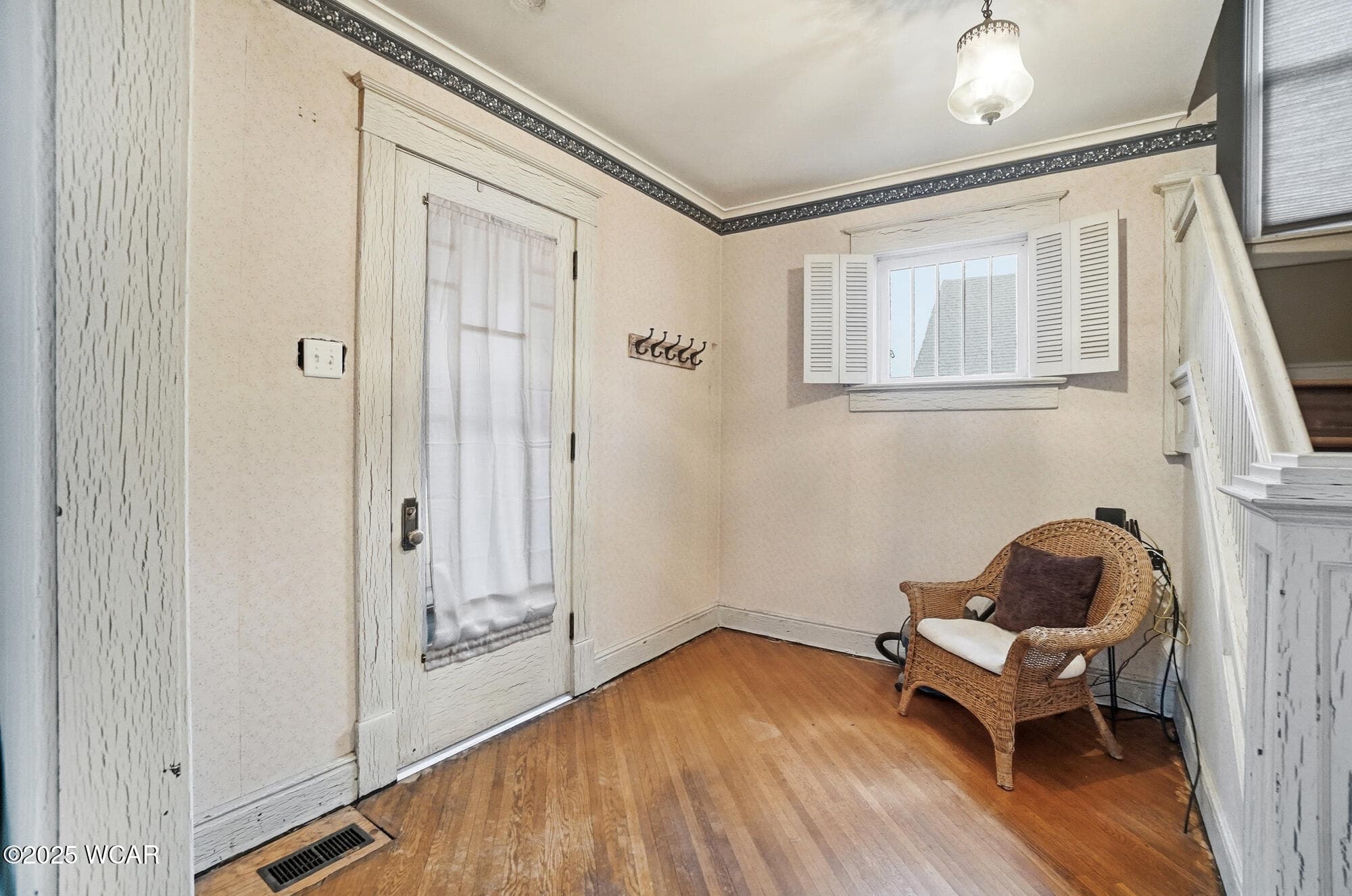 307 Benton photo 2