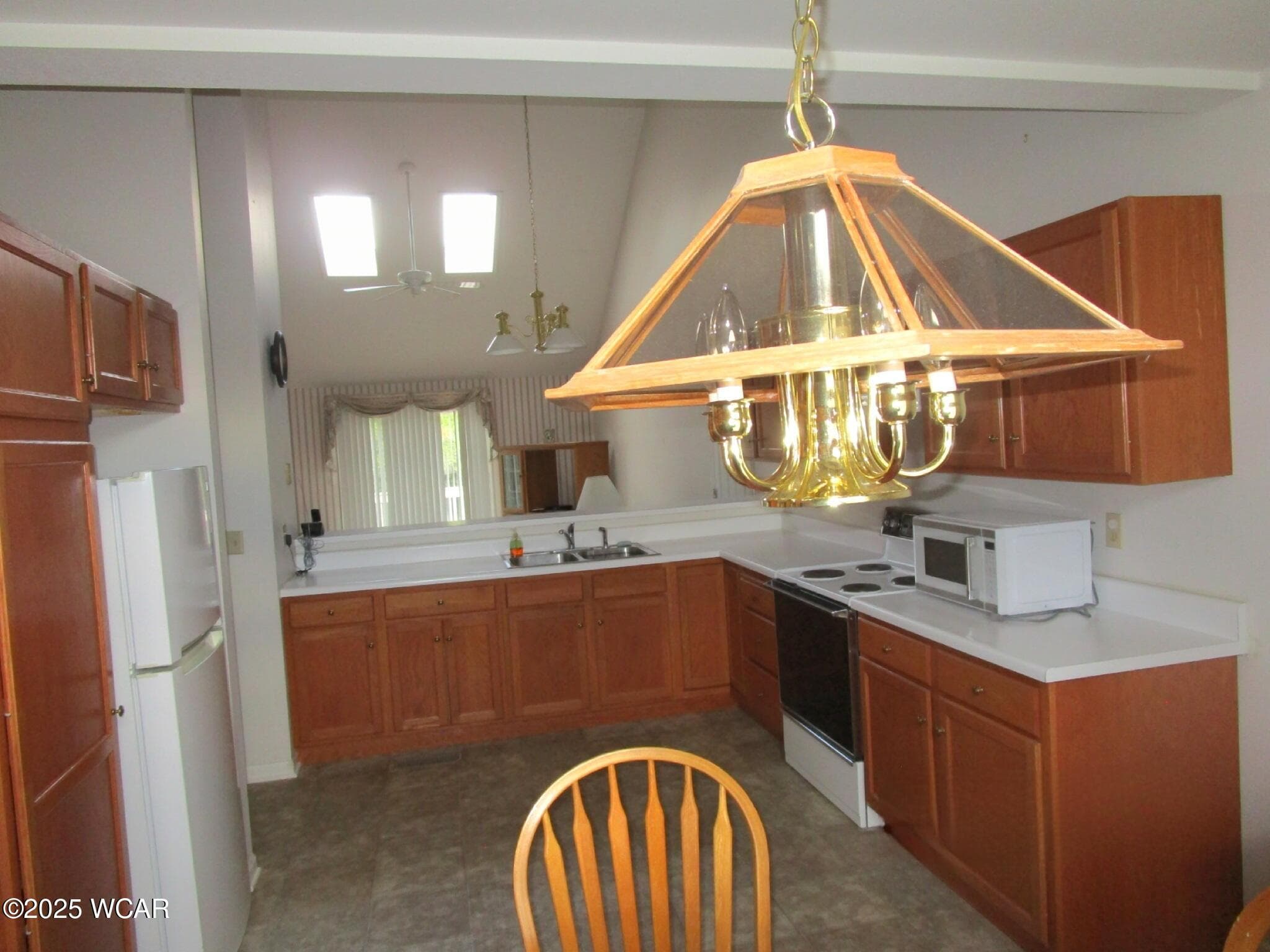 104 Oak Lane photo 4