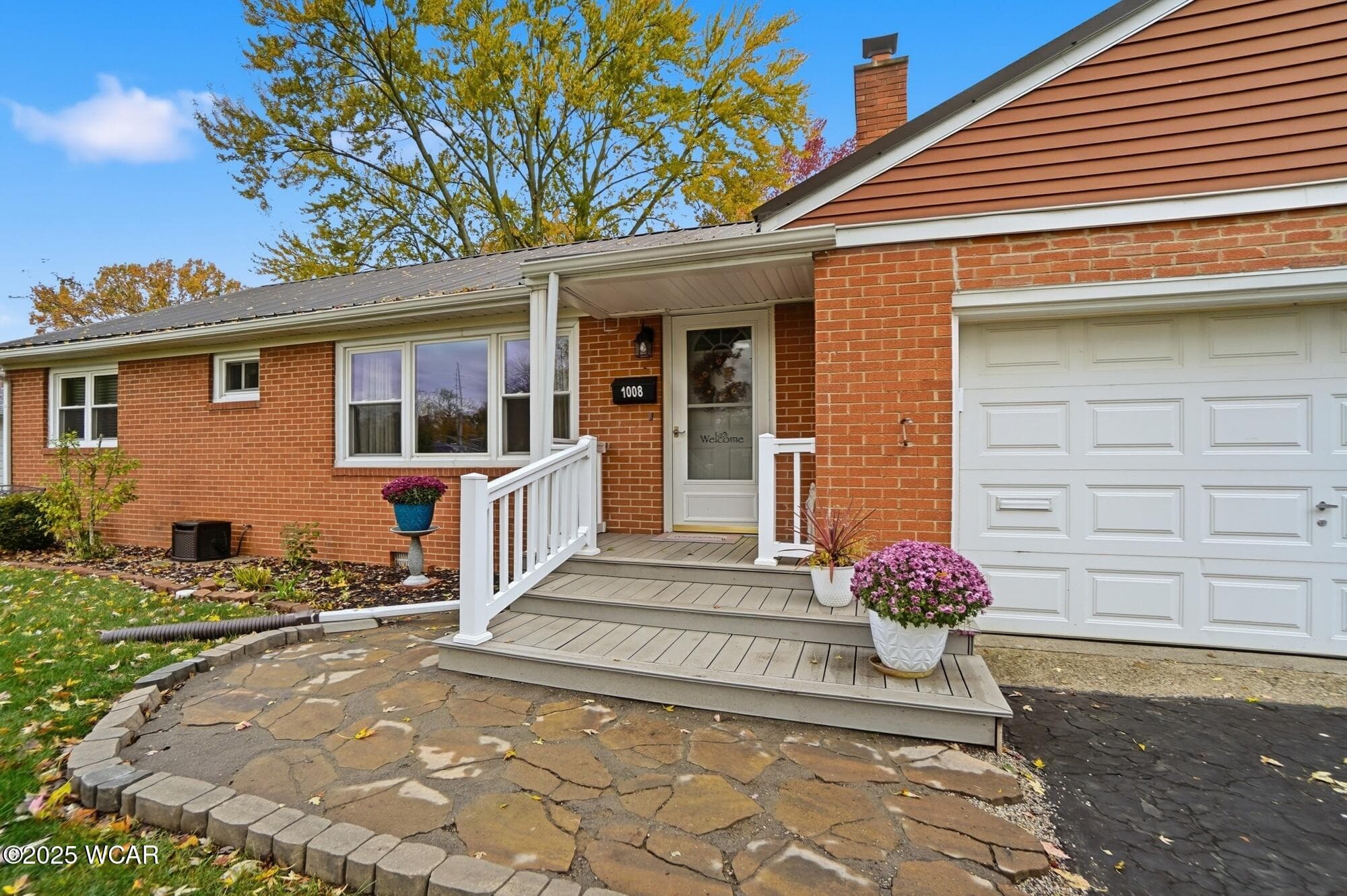 1008 Eastview