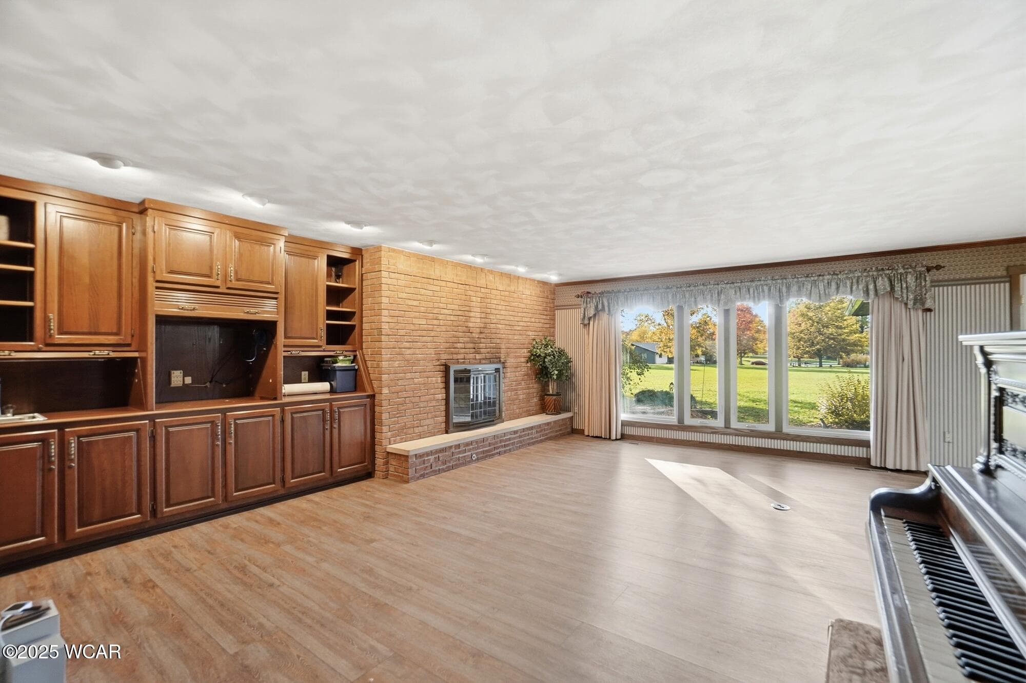 601 Warren photo 5