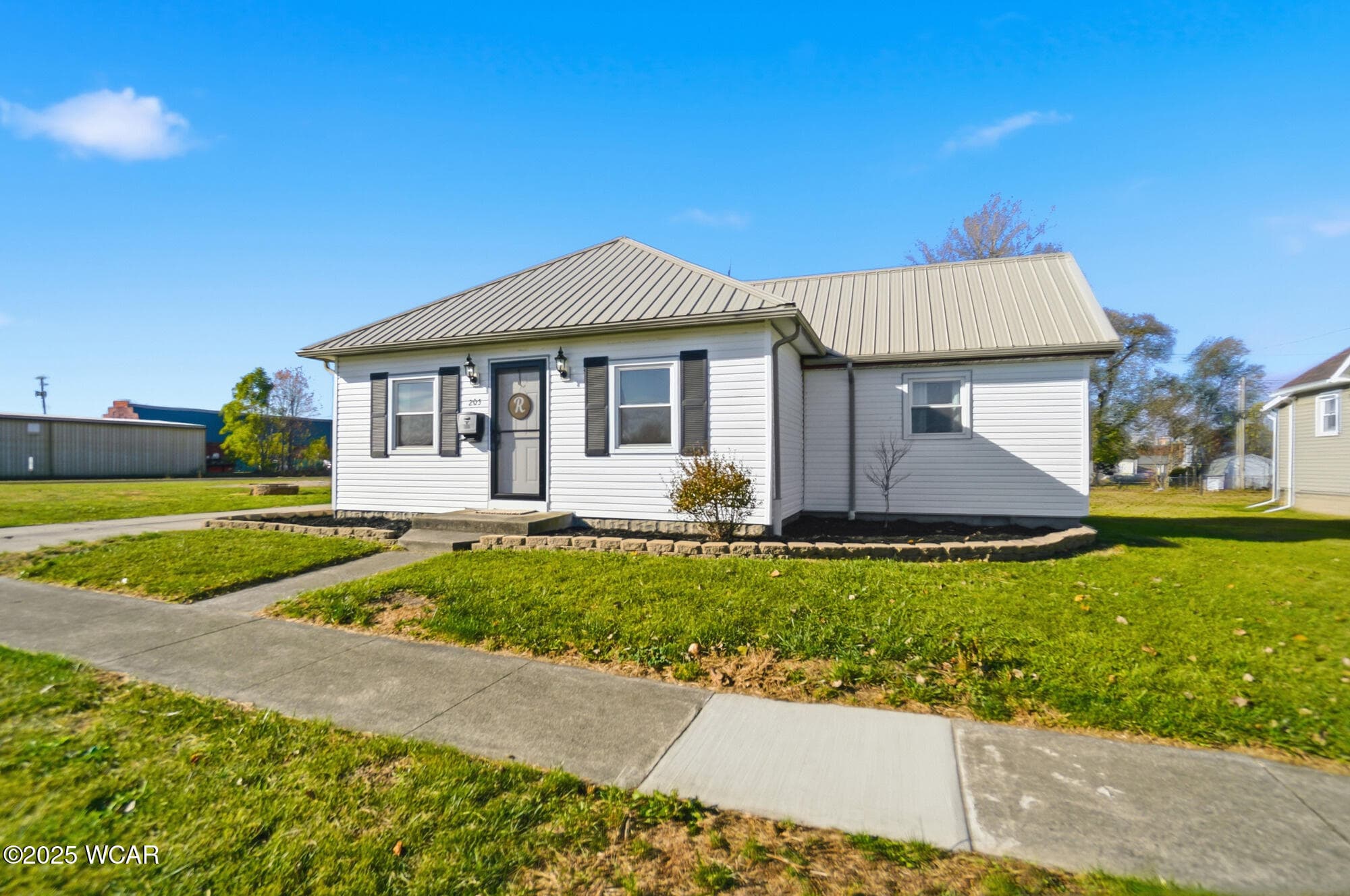 205 Chestnut photo 2
