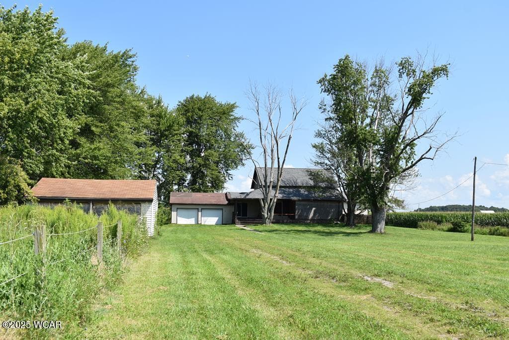 8305 Hillville