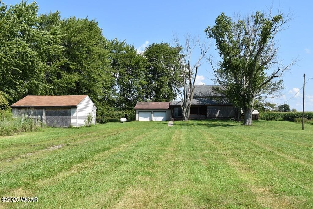 8305 Hillville photo 2