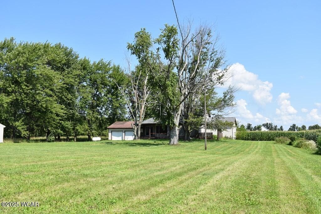 8305 Hillville photo 3