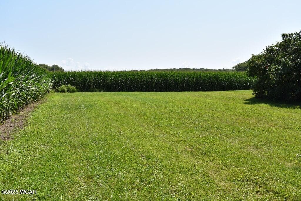 8305 Hillville photo 4