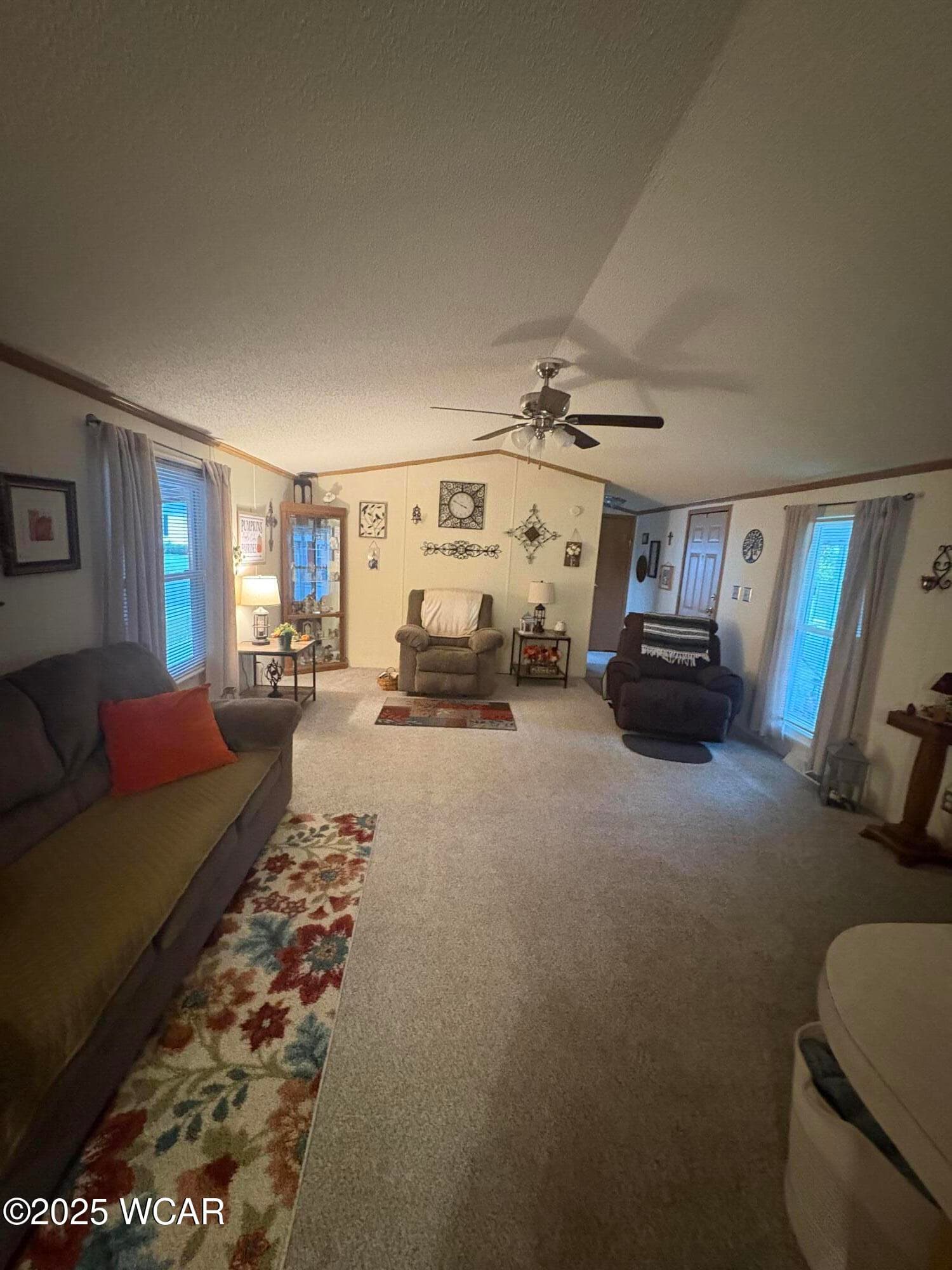 211 Pinewood photo 2