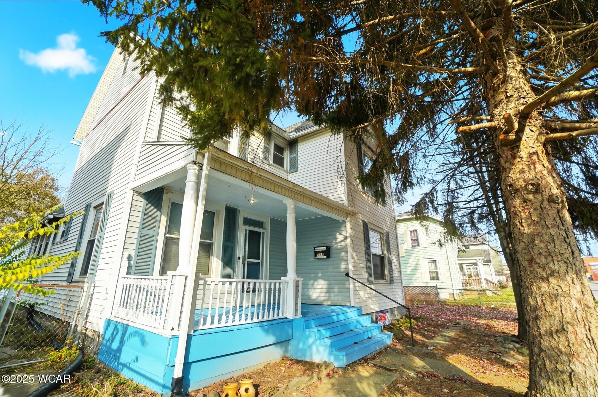 735 Main photo 4