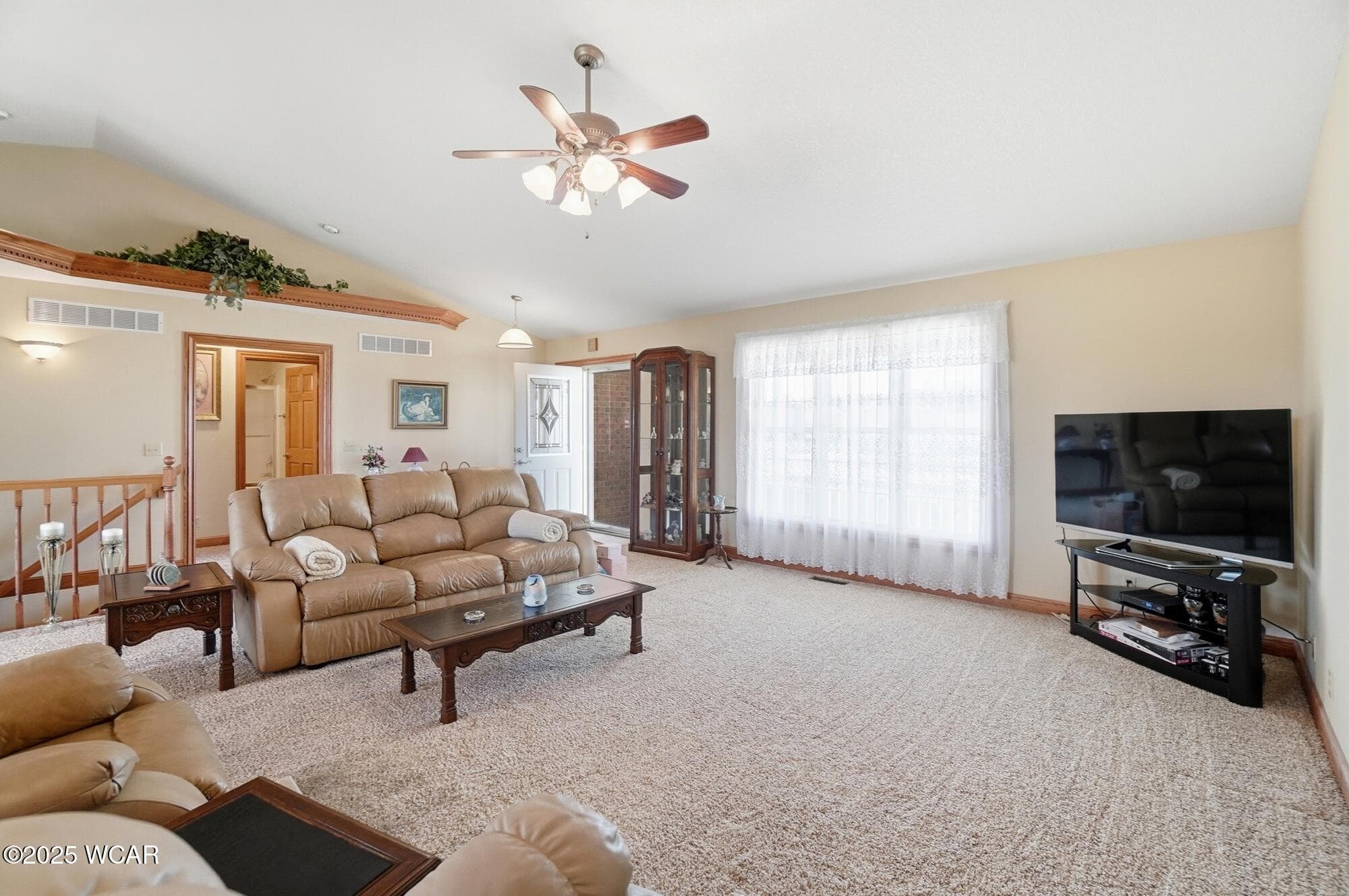 1020 Timber photo 4