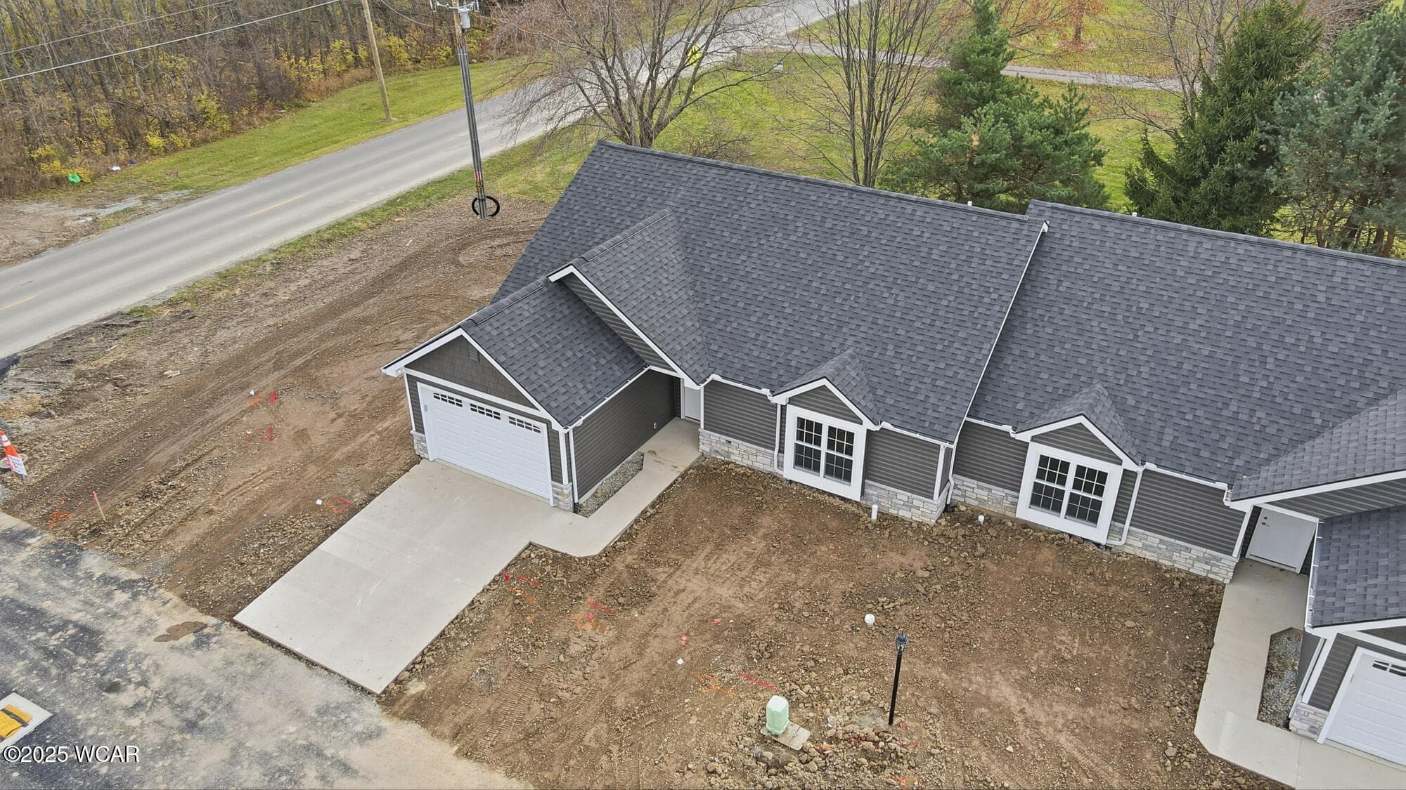 2882 Autumn Lake photo 2