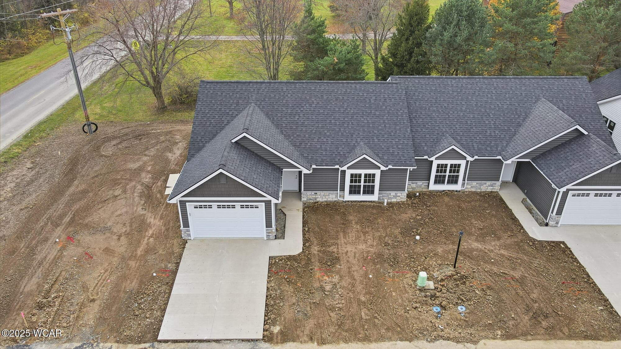 2882 Autumn Lake photo 3