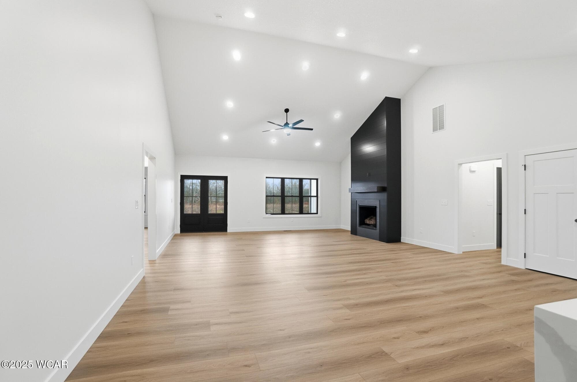 3375 Weldon photo 4