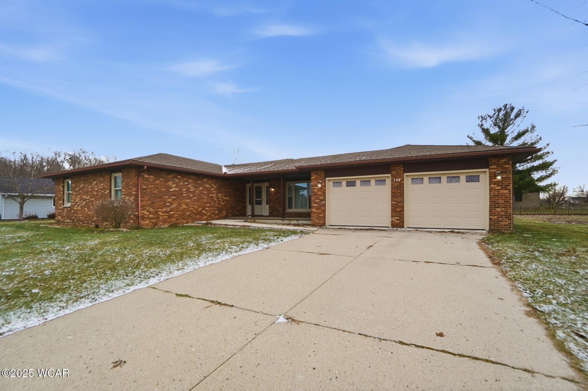 703 Greenbriar photo 2