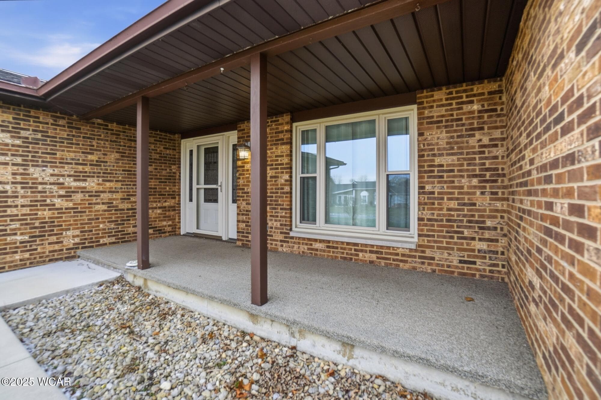 703 Greenbriar photo 3